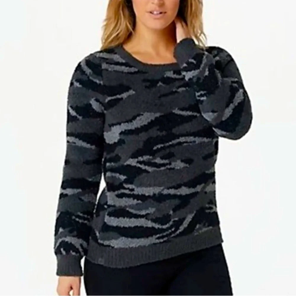 BAREFOOT DREAMS COZY CHIC CAMO PRINT CREWNECK - Picture 2 of 7